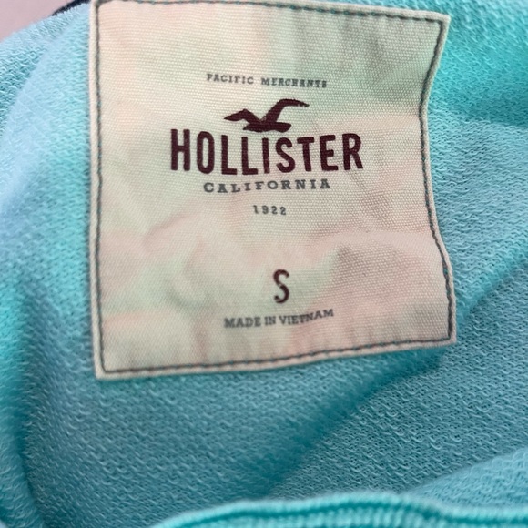 Hollister turquoise/light blue sweater size small with sequins - Picture 3 of 3